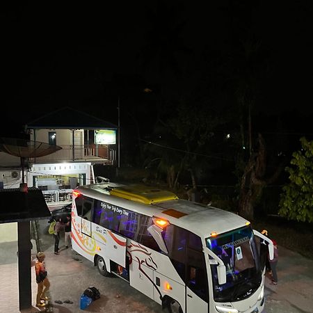 Penginapan Malompek Syariah パダン エクステリア 写真